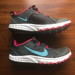 Nike Women's Wild Trail Running Shoe size 6.5